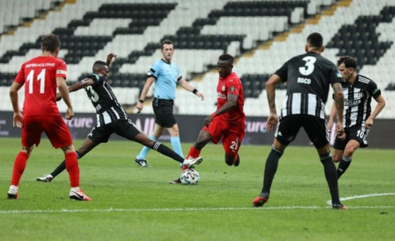 Beşiktaş'a kırmızı kart!