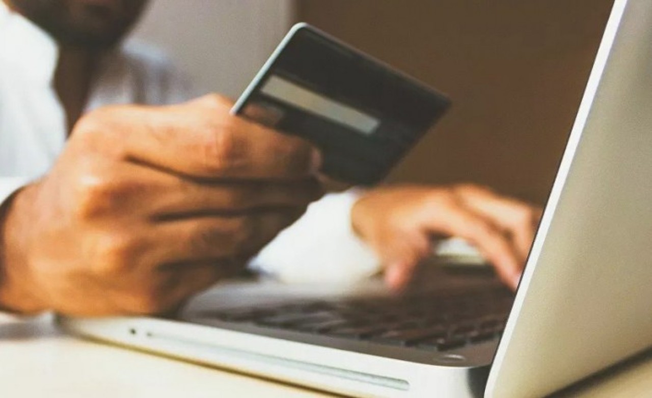 Büyük bir bankanın 39 çalışanı müşteri bilgilerini oto galerici ve emlakçılara satmış