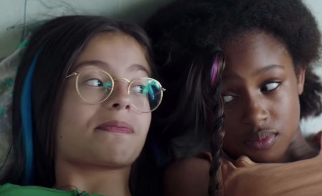 Çocukları cinsel obje gibi gösteren Netflix kendini savundu: "Bir şans verin"