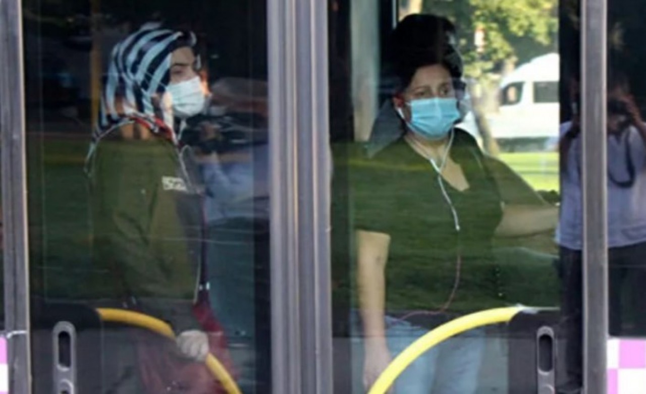 Cumhurbaşkanı "Ayakta yolcu alınmayacak" dedi: Minibüs ve otobüsler doldu taştı