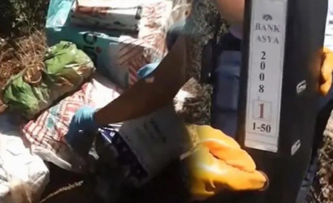 FETÖ'nün ormana gömdüğü 31 çuval bulundu