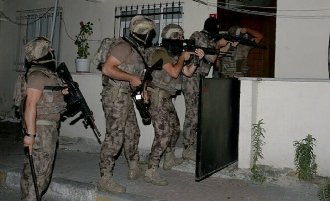 FETÖ'nün üniversite yapılanmasına 26 ilde operasyon: Çok sayıda akademisyen gözaltında