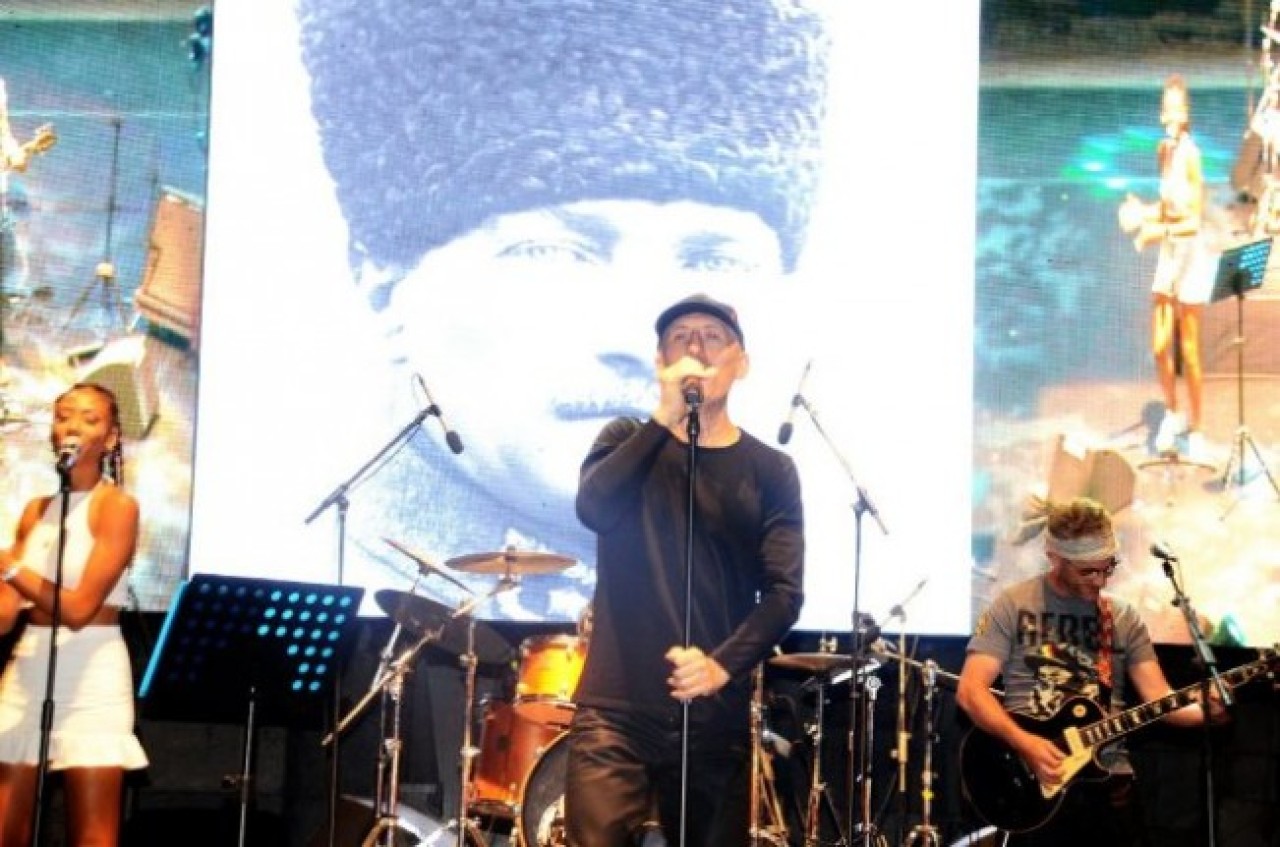 Fransız sanatçı Dedola: Atatürk'ü tanıdıktan sonra hayatım değişti