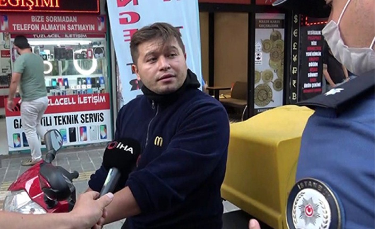 Hem maske takmadı hem polisi tehdit etti: "Sen zor kullan o zaman görüşürüz"