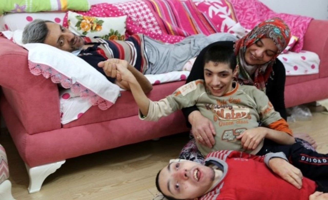 İki engelli çocuğuna bakarken kansere yakalanan baba Taner Özşeker hayatını kaybetti