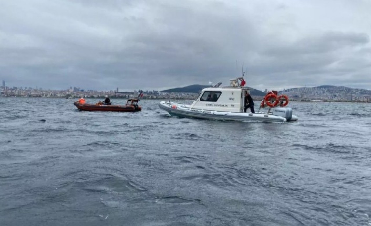İstanbul'da akılalmaz olay: Denize atladı,  2 bin 500 metre açığa gitti,  zor ikna edildi