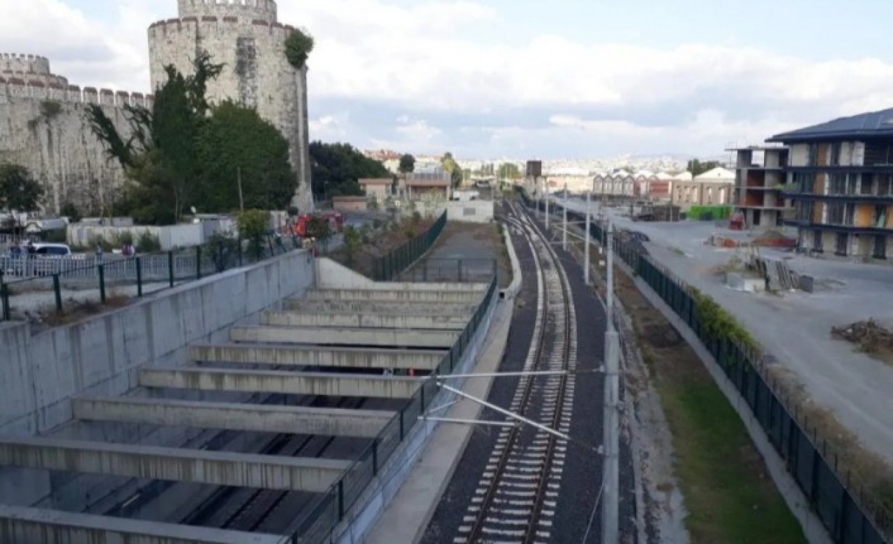 Kablolar yandı! Marmaray seferleri durduruldu!