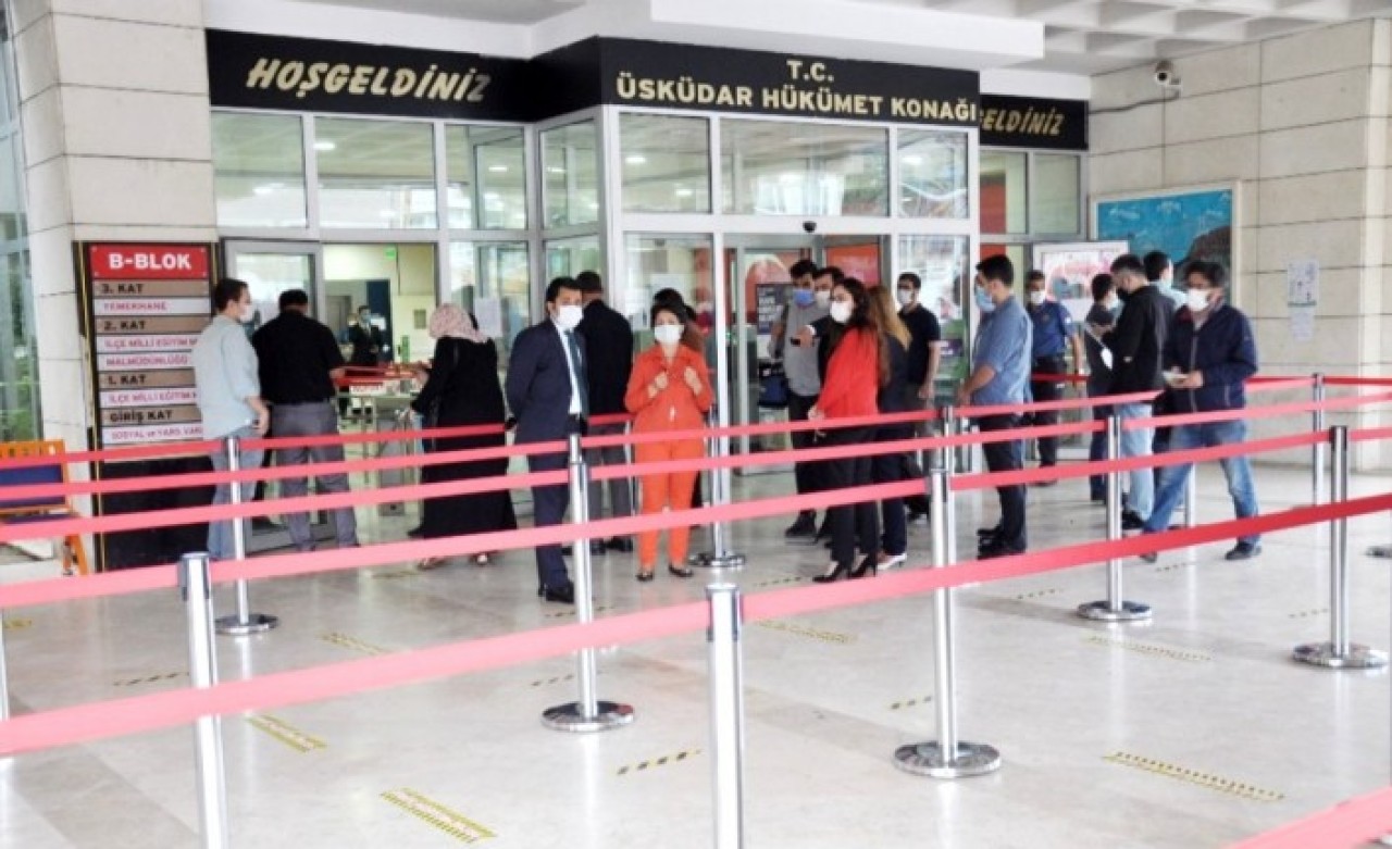Kamu kurumlarında yeni dönem resmen başladı: Bu kurala uymayanlar içeri alınmayacak!