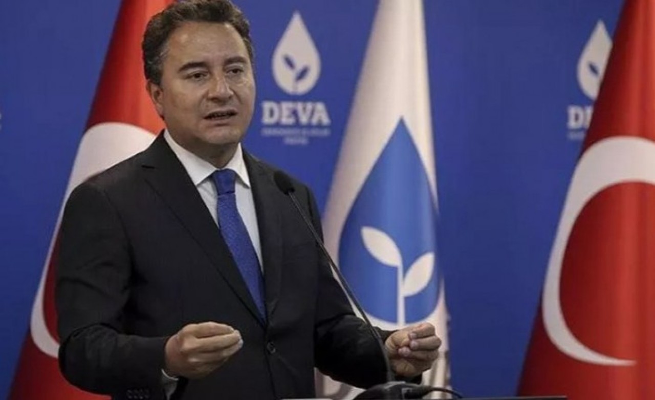 Koronavirüse yakalanan Ali Babacan hastaneye kaldırıldı