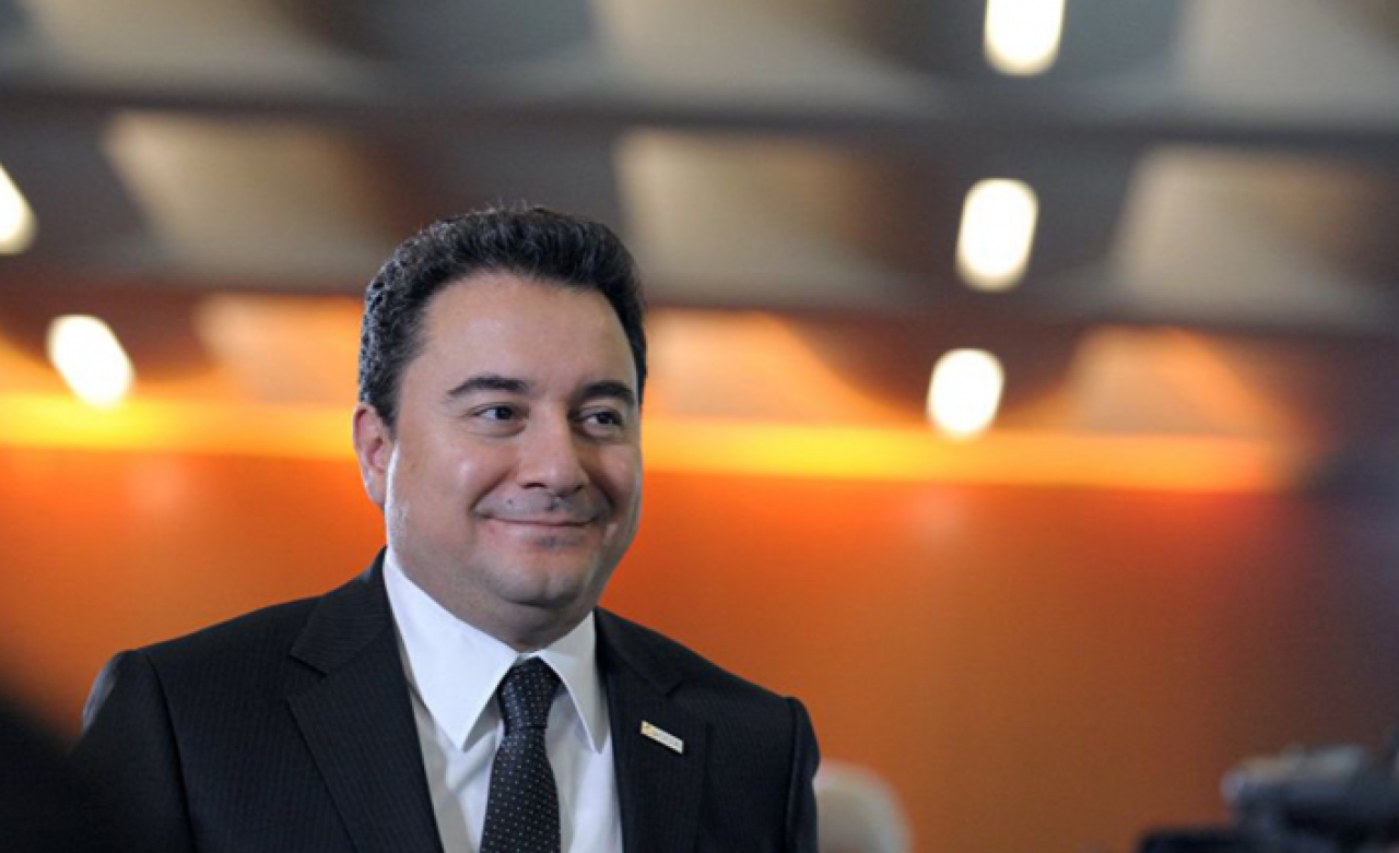 Koronaya yakalanan Ali Babacan kendisini aramayan iki lidere sitem etti