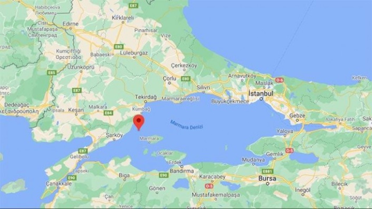 Marmara'da deprem: İstanbul da sallandı