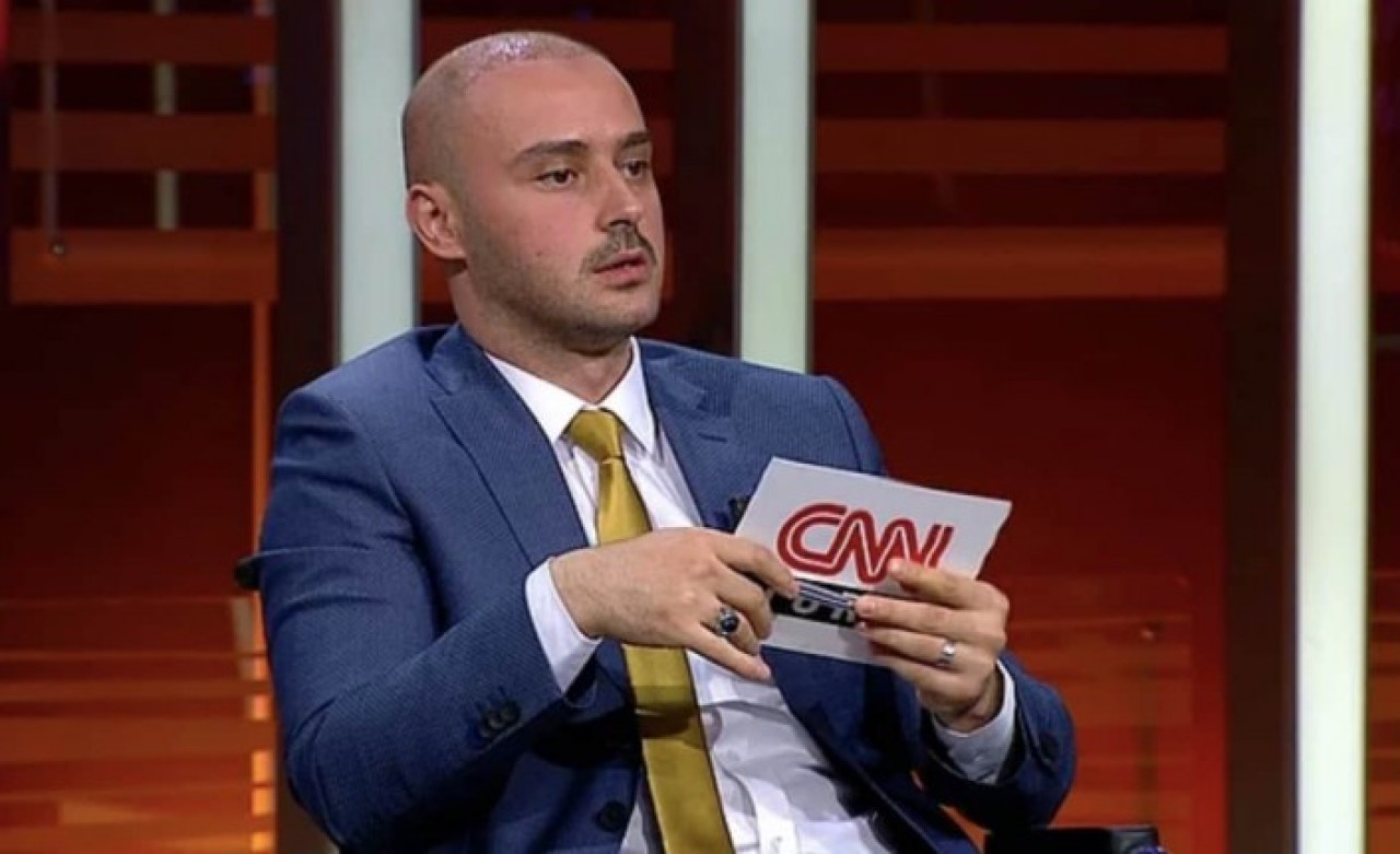 Medipol Üniversitesi öğretim üyesi Selman Öğüt'e paylaşımları sebebiyle tepki yağıyor!