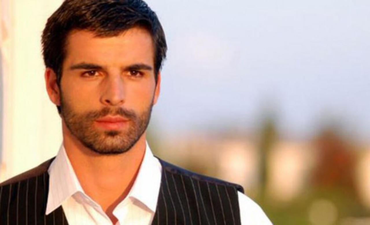 Mehmet Akif Alakurt'tan takipçilerine küfür ve tehdit!