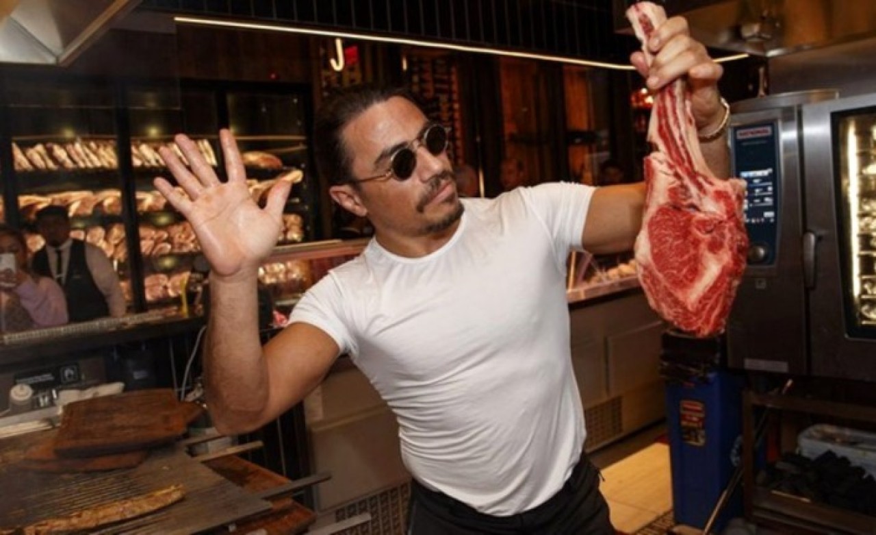 Nusret Etiler şubesi bir günlük cirosunu Lübnan'a bağışladı: Fiyatı görenler gözlerine inanamadı!