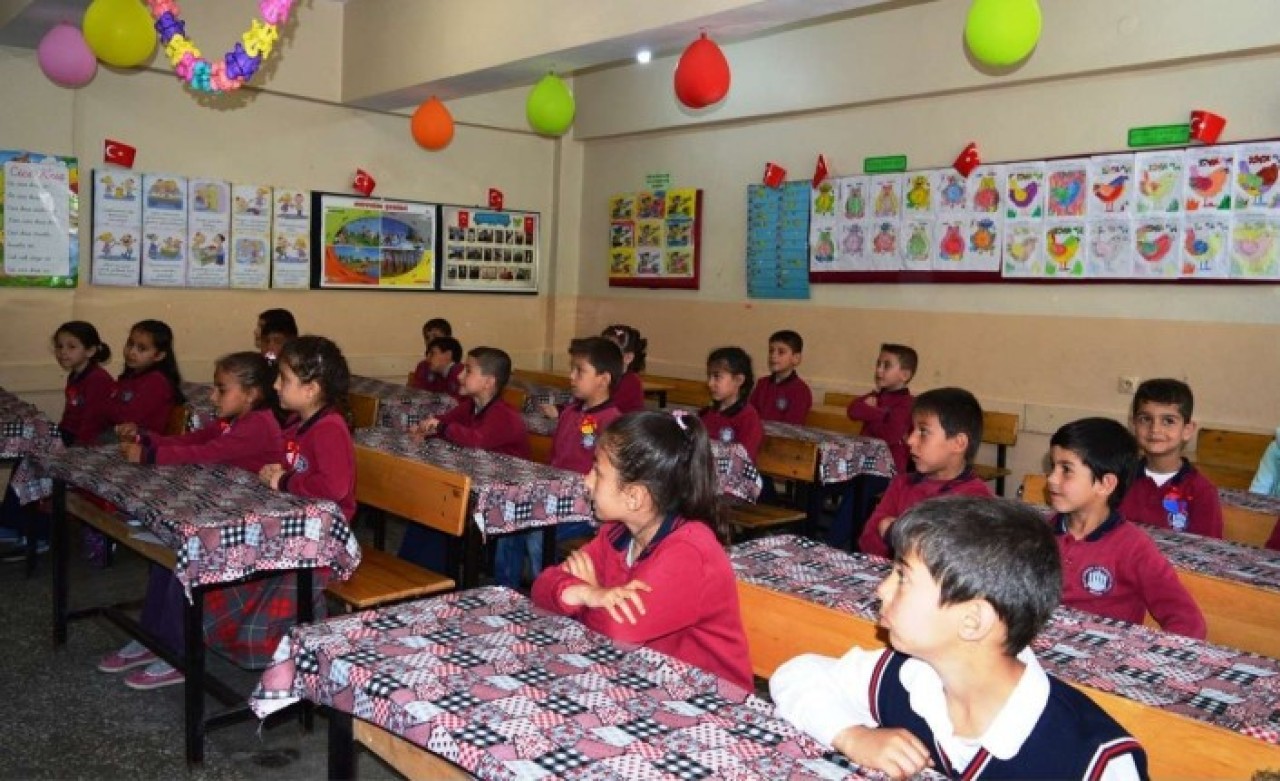 Okul kaydı için istenenler pes dedirtti: Veliler ayaklandı!