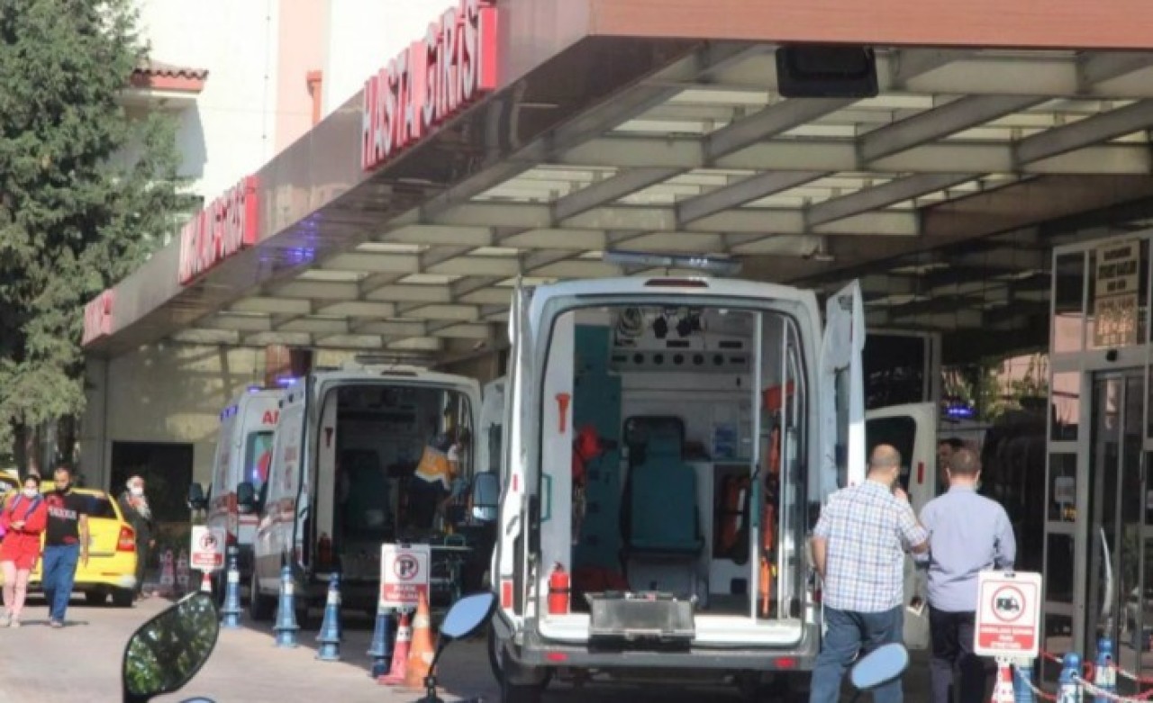 Sınırda askeri araç devrildi: 5'i asker 16 yaralı