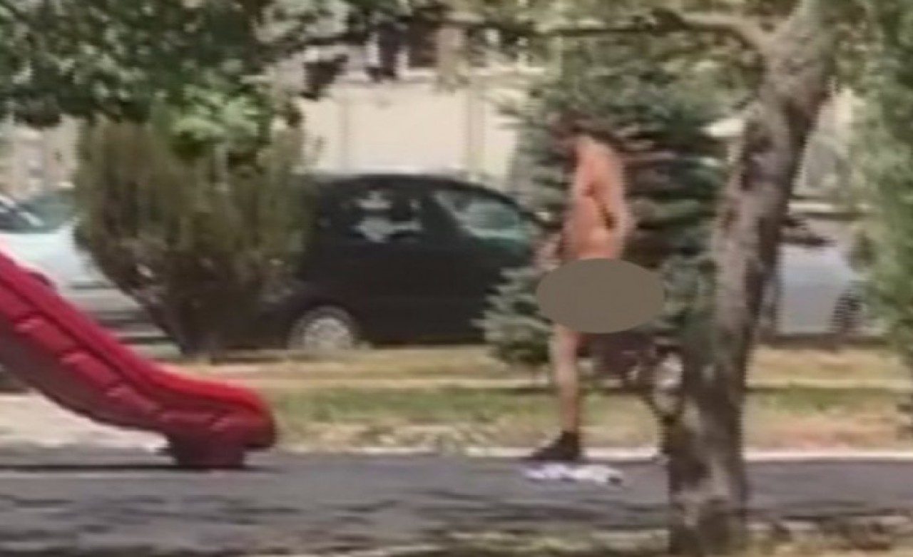 Sivas'ta çocuk parkında çıplak gezen şahıs,  trafik kazasında hayatını kaybetti