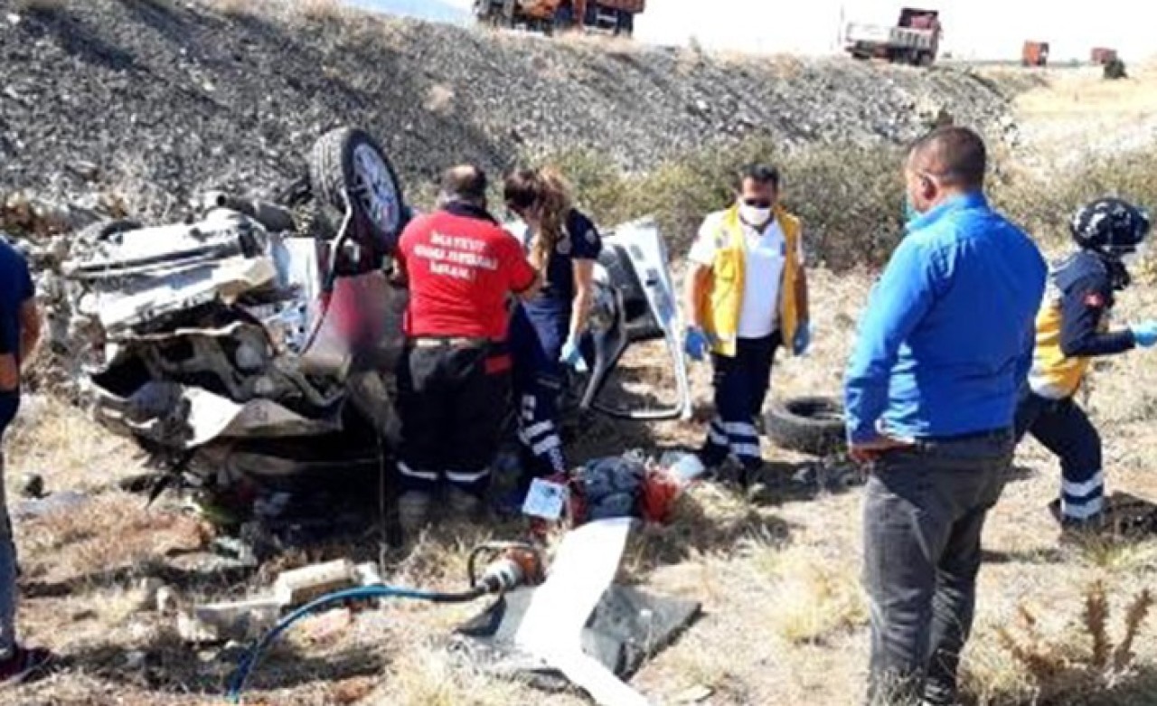 Sivas'ta korkunç kaza: Otomobil devrildi,  Emine Karakütük öldü