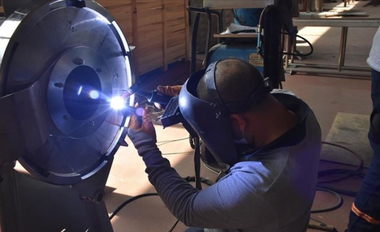 Vali isyan etti: Karantinada olması gereken işçi,  başka fabrikada kaçak çalışıyor!