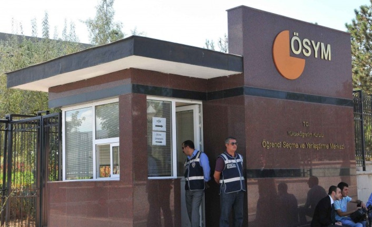 Abbas Güçlü'den KPSS sonuçlarını yayınlayan ÖSYM'ye çok sert sözler: 'Bu işin içinde bir iş var'