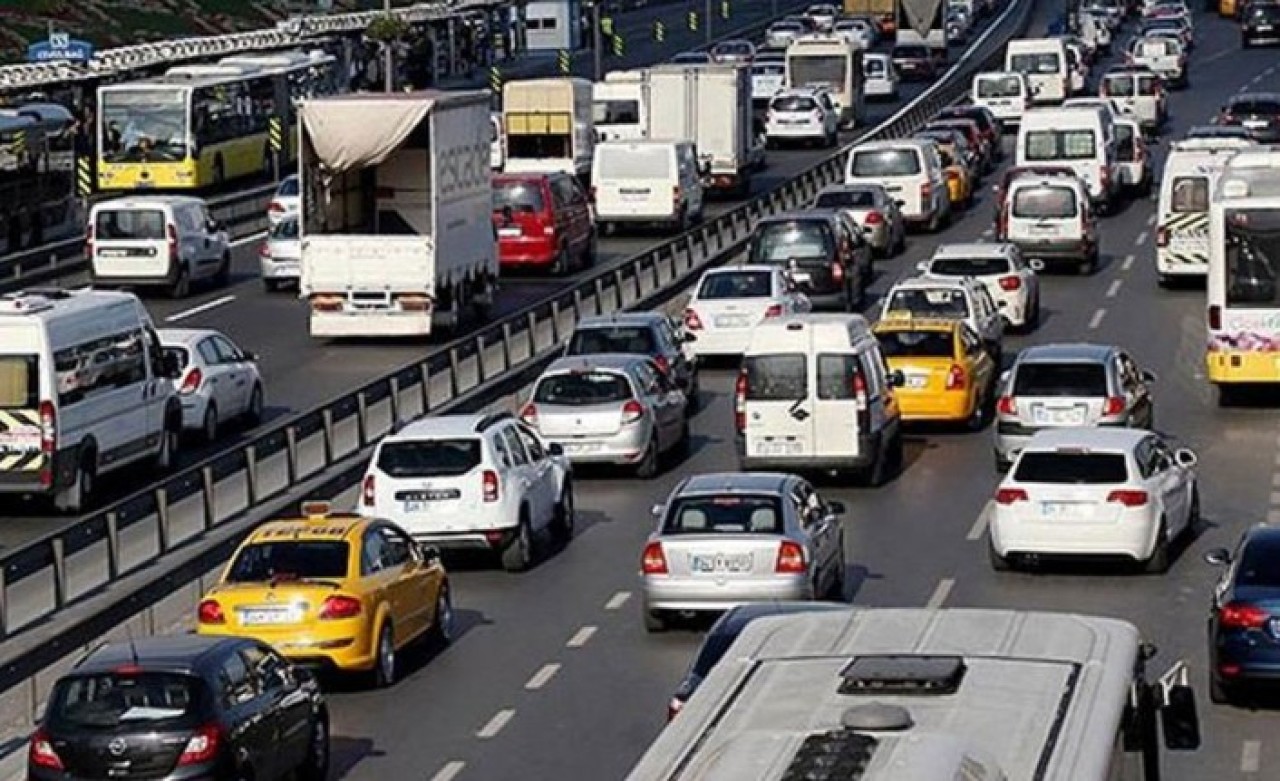 Arabası olan herkesi ilgilendiriyor: AYM,  trafik sigortasının bazı maddelerini iptal etti,  şimdi ne olacak?