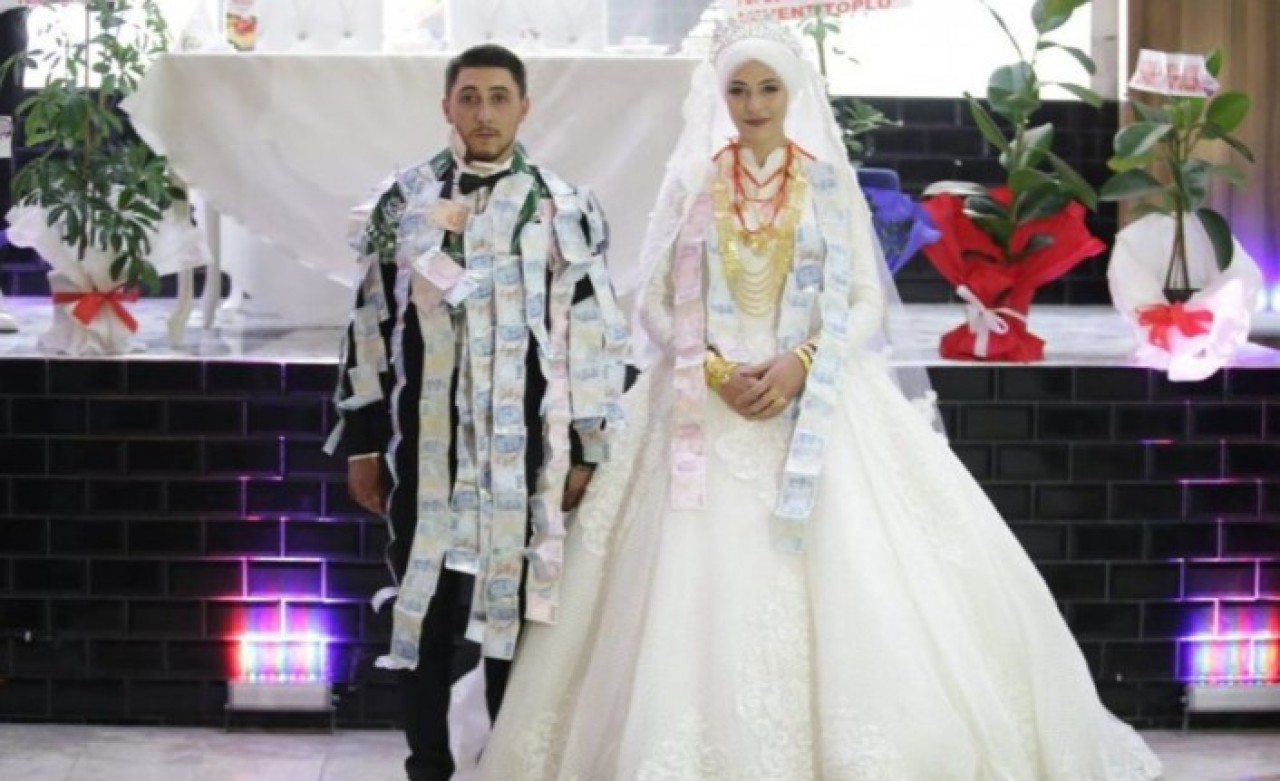 Aşiret düğününde takı yarışı: 40 dakikada 1 milyon TL