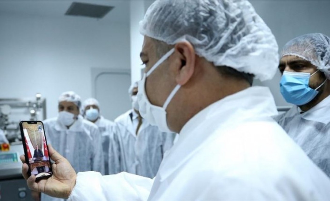 Bakan Koca,  Cumhurbaşkanı Erdoğan'a yerli aşı müjdesini verdi