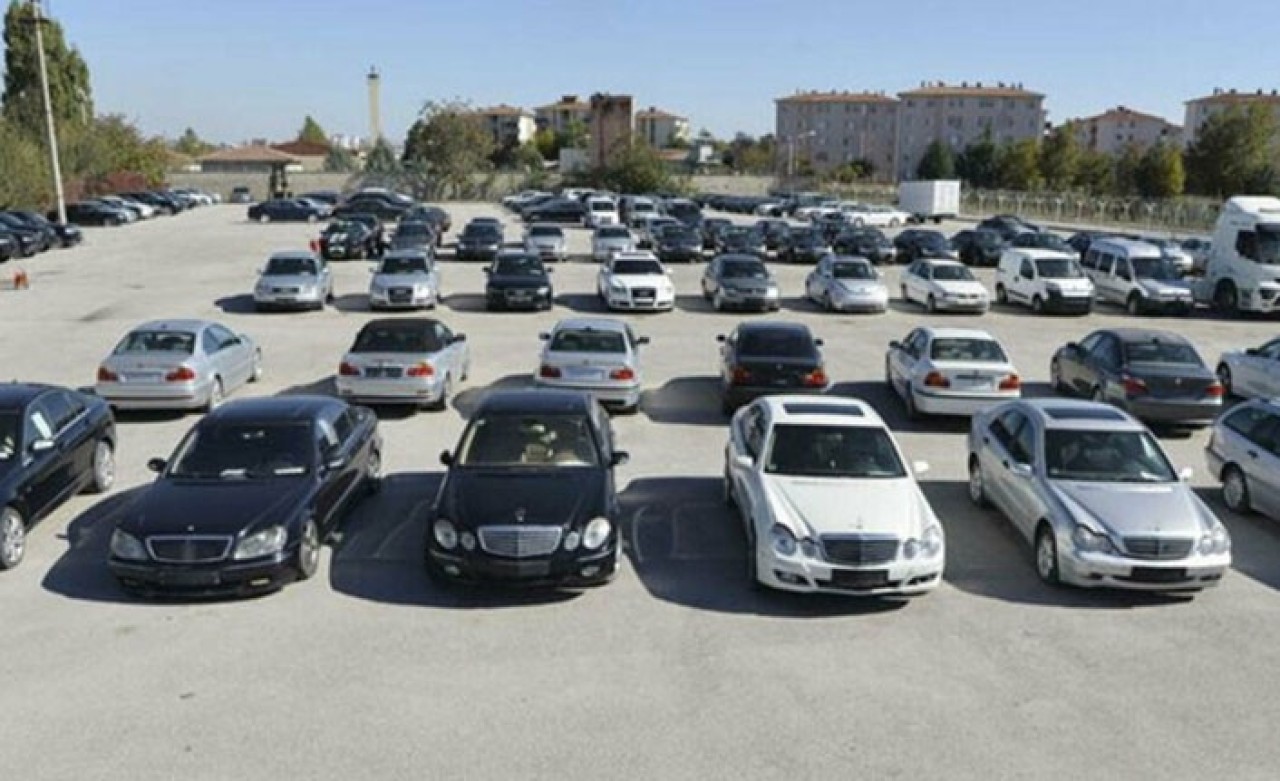 Bakanlık yüzlerce aracı satışa çıkardı: Fiyatlar 20 bin TL'den başlıyor
