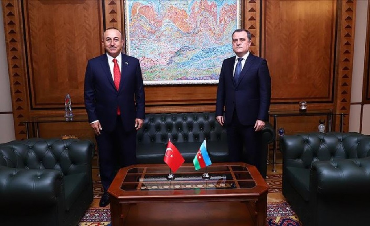 Çavuşoğlu,  Azerbaycan'a gitti,  dünyaya seslendi: Böyle gitmeyecek!