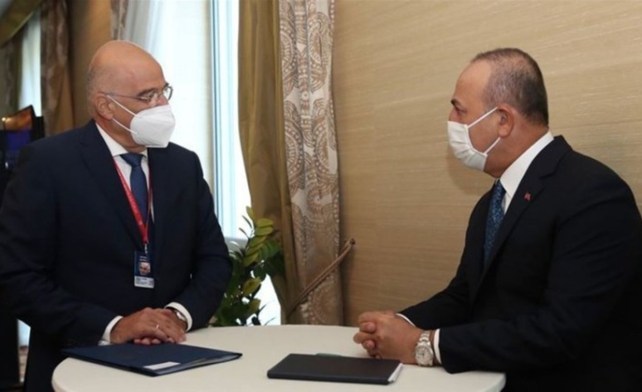 Çavuşoğlu'ndan Yunan Dışişleri Bakanı ile kritik görüşme