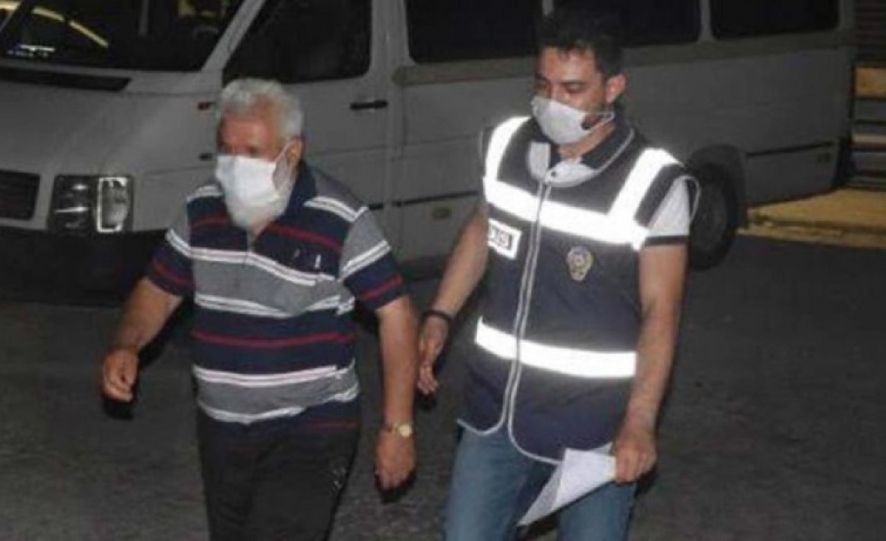 Cinci hoca Halil Aka hem kocasının yanında bir kadını,  hem de halasını taciz etmiş!