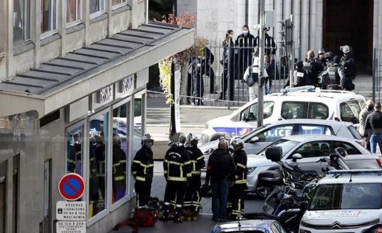 Dışişleri ve Cumhurbaşkanlığı'ndan Fransa'daki saldırıya kınama!