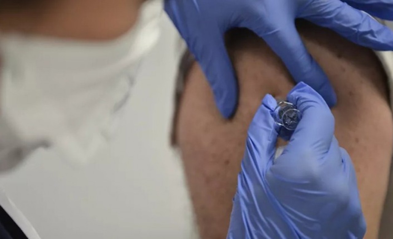 DSÖ: Genç insanların aşı olmak için 2022'yi beklemesi gerekebilir