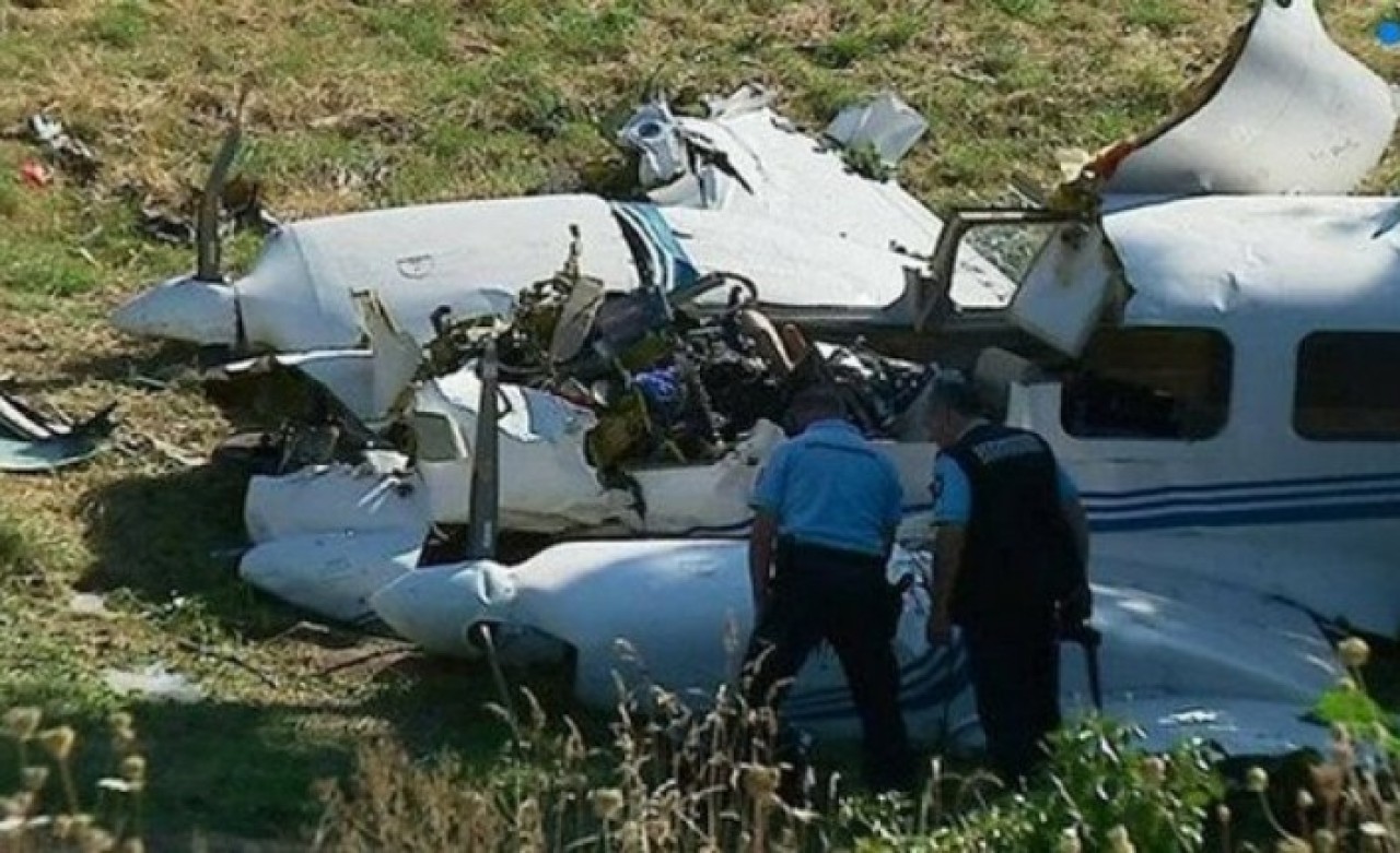 Fransa’da iki uçak havada çarpıştı