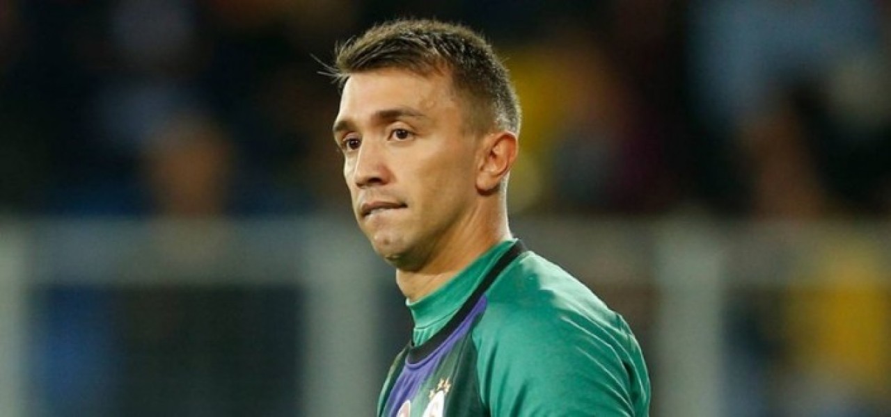 Galatasaray,  Muslera'nın lisansını askıya aldı