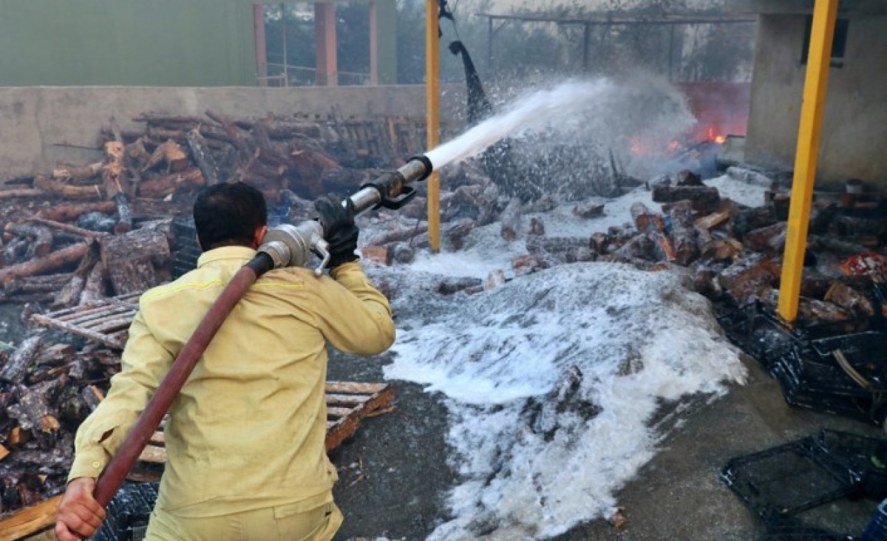 Hatay’daki yangında kül olan evde büyük mucize: Her şey yandı bakın sadece ne yanmadı?