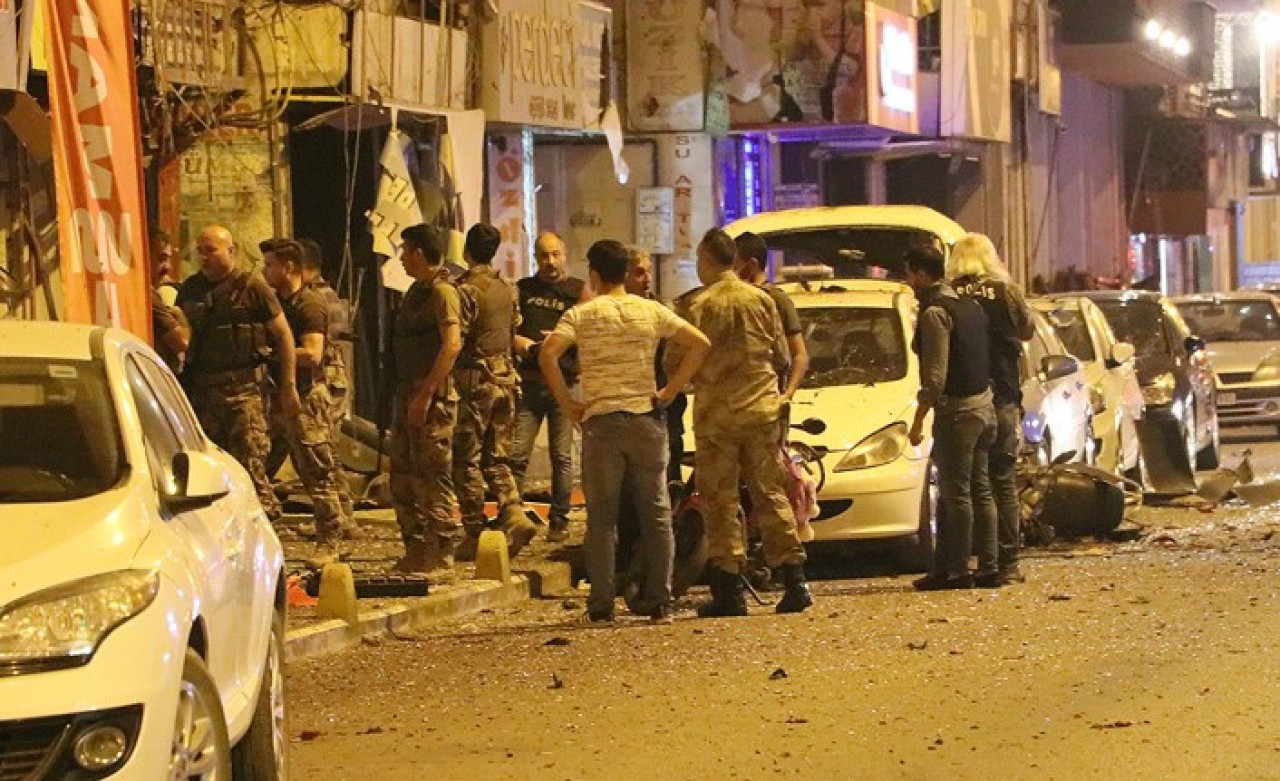 İskenderun'da patlama: İki terörist etkisiz hale getirildi,  bir polis yaralandı