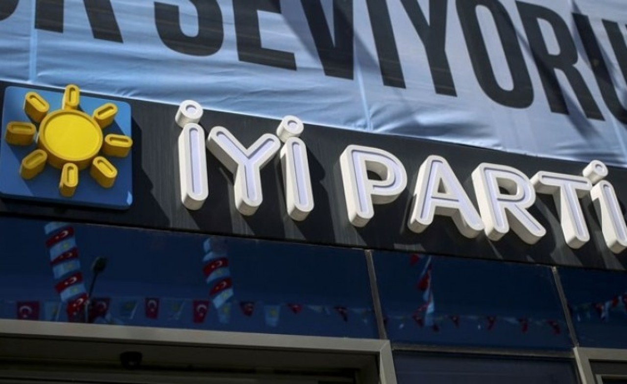 İYİ Parti'de kriz: 14 milletvekilinden protesto bildirisi