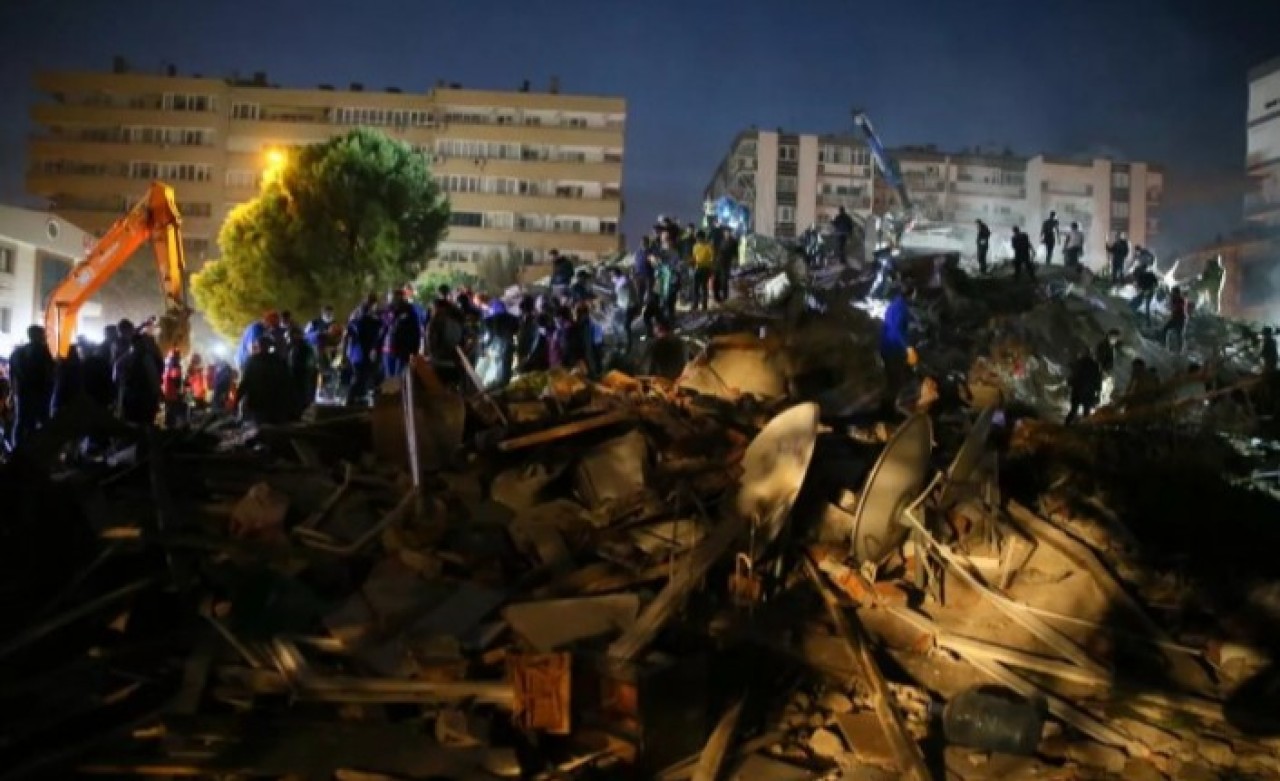 İzmir Valisi Köşger çadır kurulacak alanları duyurdu