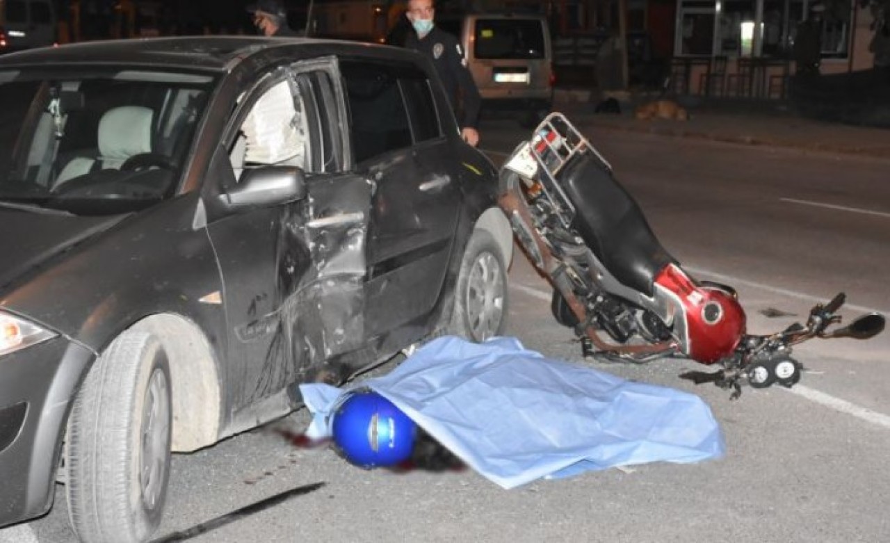 İzmir'de feci kaza: Fatih Solmaz öldü,  Tolga Dede ağır yaralandı