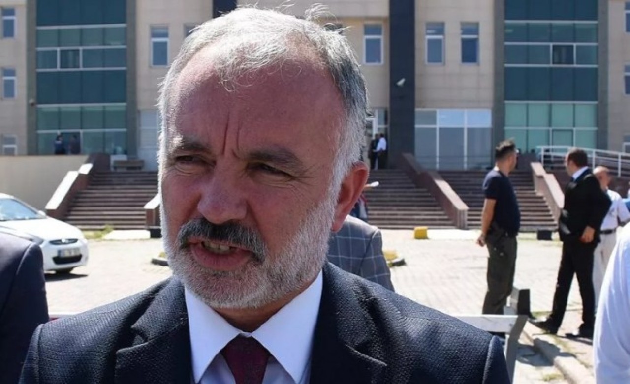 Kars Belediye Başkanı Ayhan Bilgen görevden alındı,  yerine Türker Öksüz getirildi