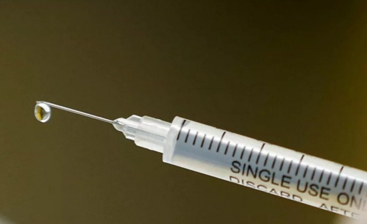 Sağlık Bakanlığı,  e-Nabız kayıtlarından koronavirüs aşı listesi çıkarıyor: İşte listede öncelikli olanlar!