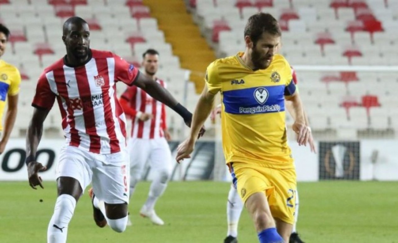 Sivasspor Maccabi Tel Aviv: Kırmızı kart yaktı!