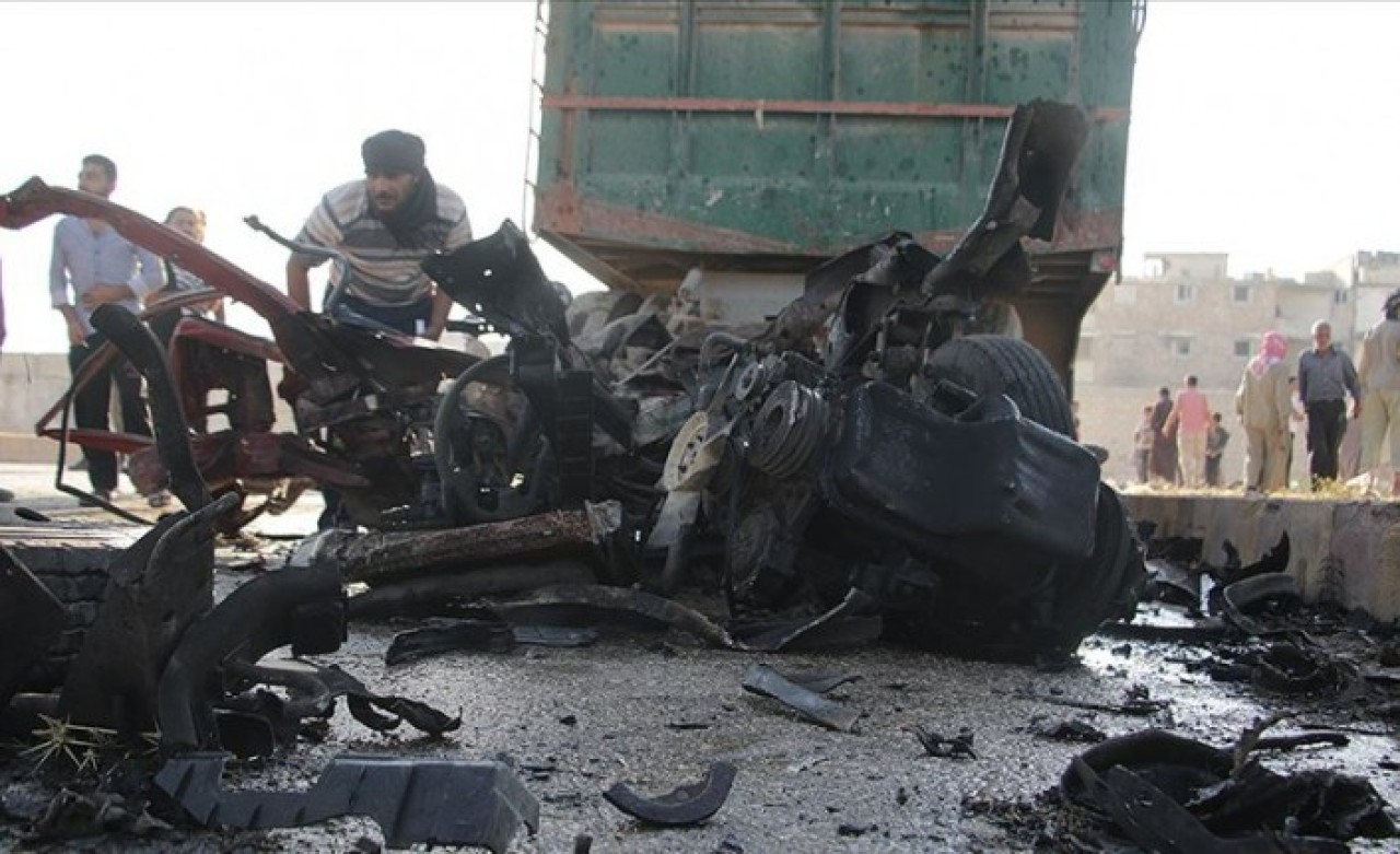 Suriye'de bomba yüklü kamyonla saldırı: Ölü ve yaralılar var!