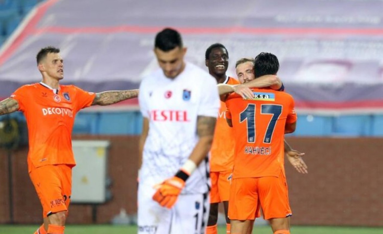 Trabzonspor,  Başakşehir'e teslim oldu