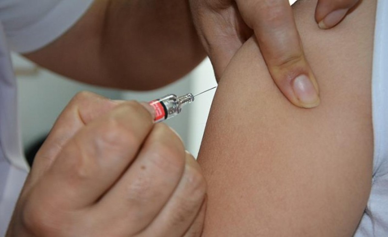 Türkiye'ye geldi ama yüzbinlerce kişi sırada! Grip aşısı önce kime yapılacak?