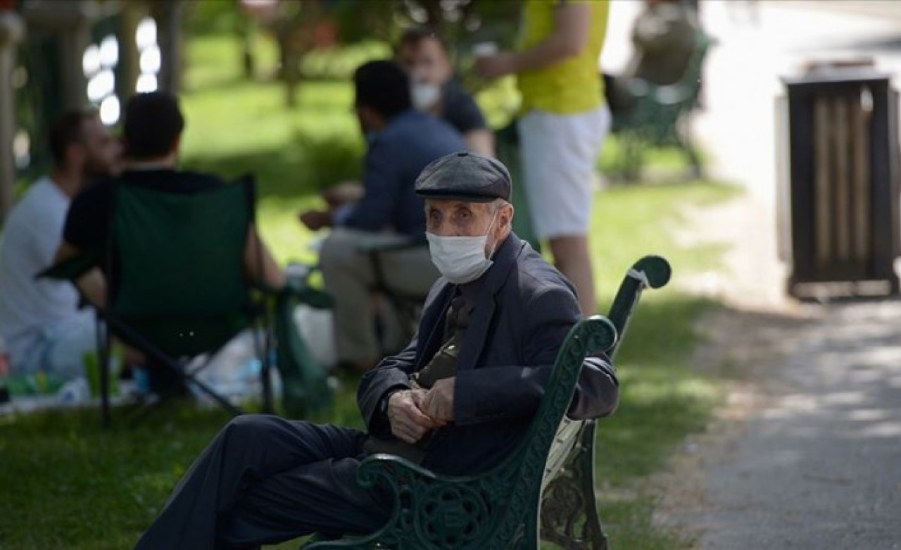 Ankara'nın ardından İstanbul'da da 65 yaş üstüne sokağa çıkma kısıtlaması