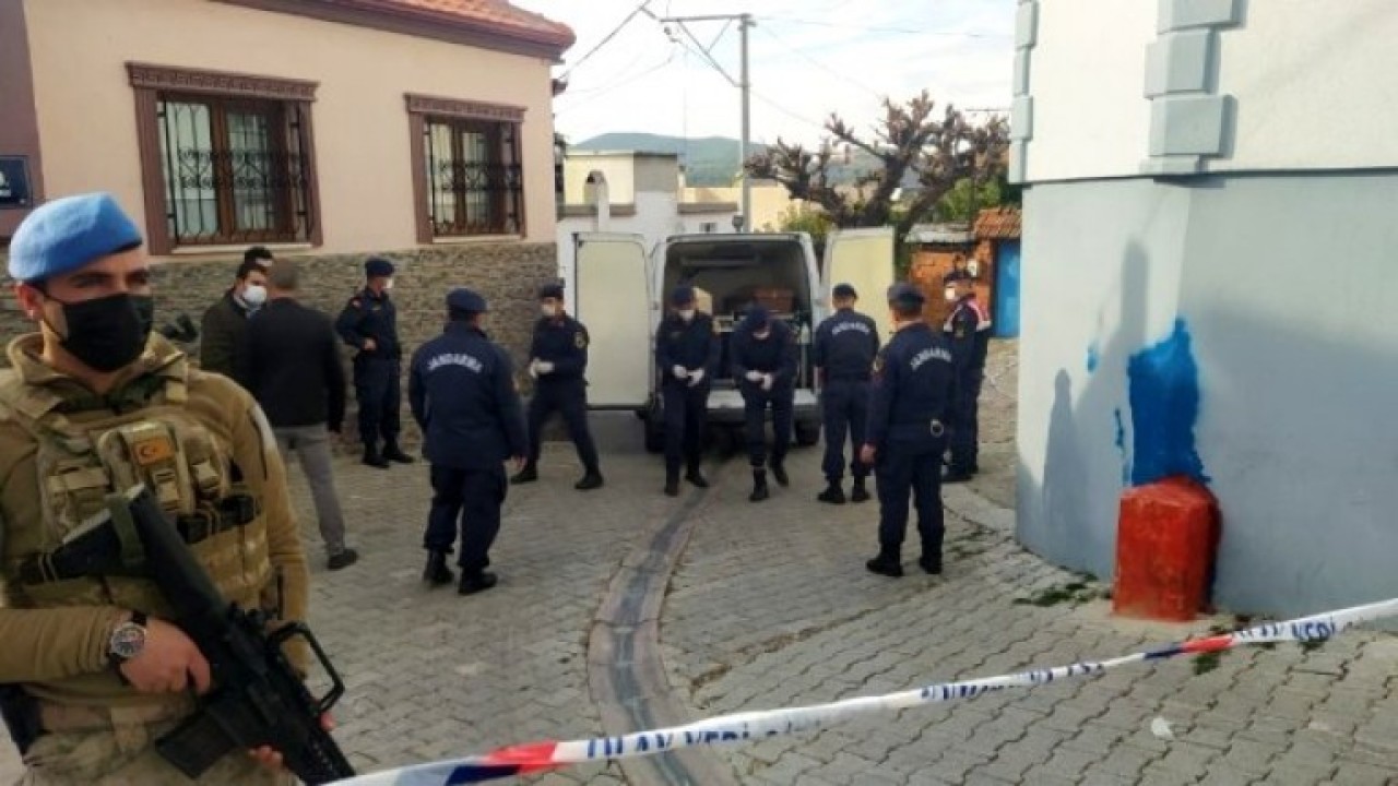 Baran Parlak tartıştığı babasını bıçakladı: Metin Parlak öldü