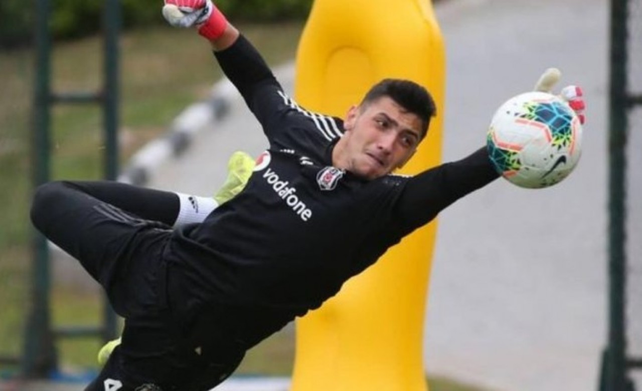Beşiktaş'ta Ersin cezalı,  Utku sakat: Kale 16 yaşındaki Emre Bilgin'e kaldı!