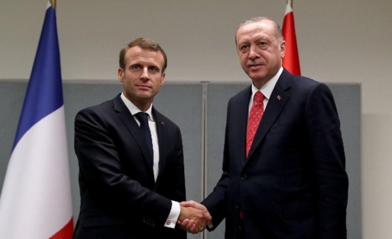 'Erdoğan'a hakaret etmedim' diyen Macron'dan karikatür açıklaması